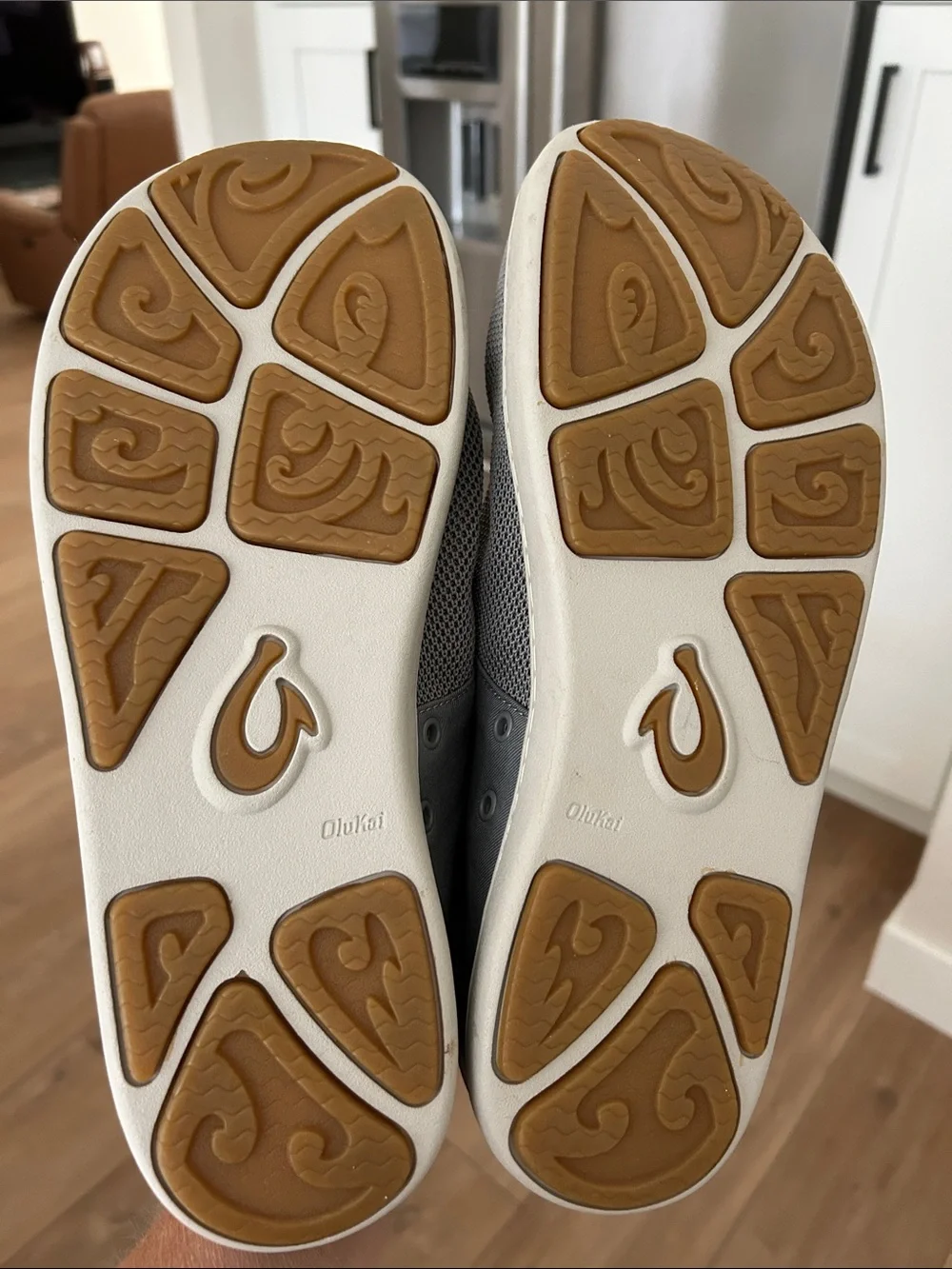 NWOT - OLUKAI Men’s Nohea Moku No-Tie Boat Shoes in Gray
